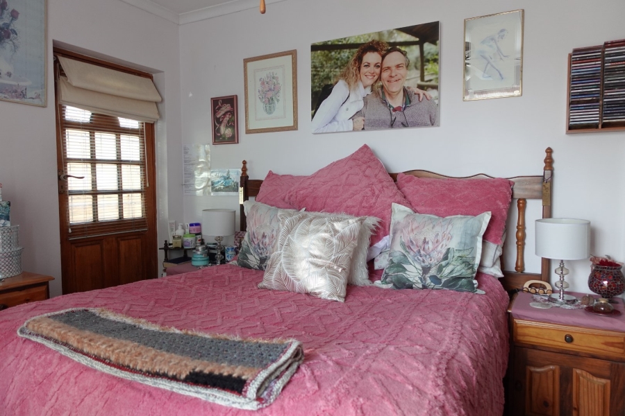 5 Bedroom Property for Sale in Fraaiuitsig Western Cape